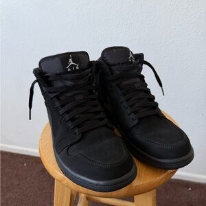 Air Jordan Black 1 mid Sneakers